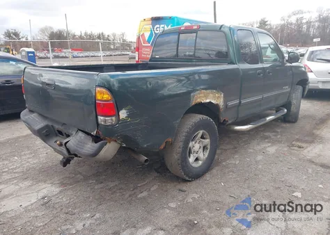 2000 Toyota Tundra Sr5 V8 z USA, uszkodzony, nr VIN 5TBBT4413YS052489